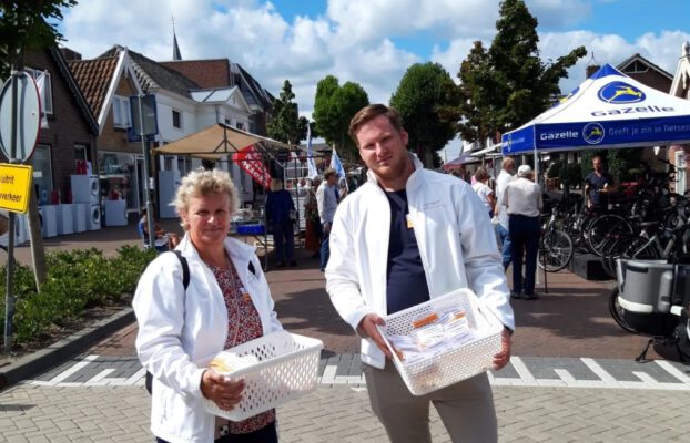 Leefbaar deelt babbelaars uit in Bergambacht en Stolwijk