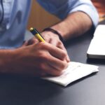 Leefbaar Krimpenerwaard stelt vragen over werktelefoons ambtenaren.